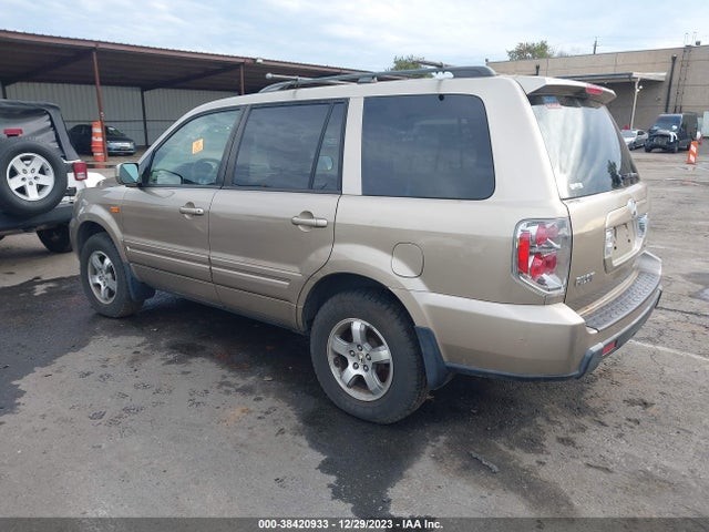 2006 HONDA PILOT EX VIN: 2HKYF18486H527990