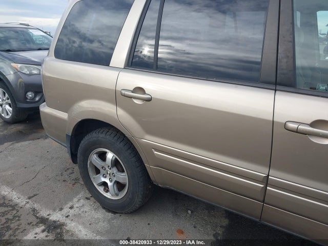 2006 HONDA PILOT EX VIN: 2HKYF18486H527990