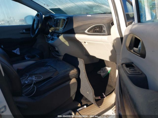 2020 CHRYSLER PACIFICA 2C4RC1BG4LR128265 Photo 4