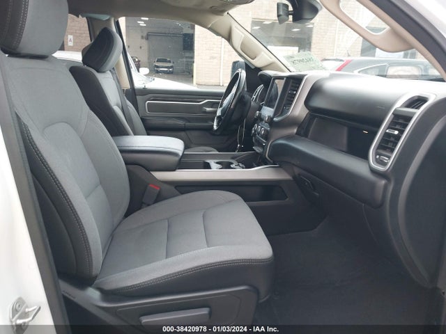 2020 RAM 1500 BIG HORN QUAD CAB 4X2 6'4 BOX VIN: 1C6RREBT8LN229560