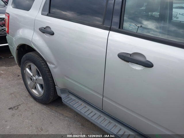 2008 FORD ESCAPE XLT VIN: 1FMCU93148KC45258