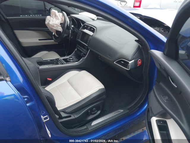 2018 JAGUAR XE SAJAL4EV8JCP22664 Photo 4