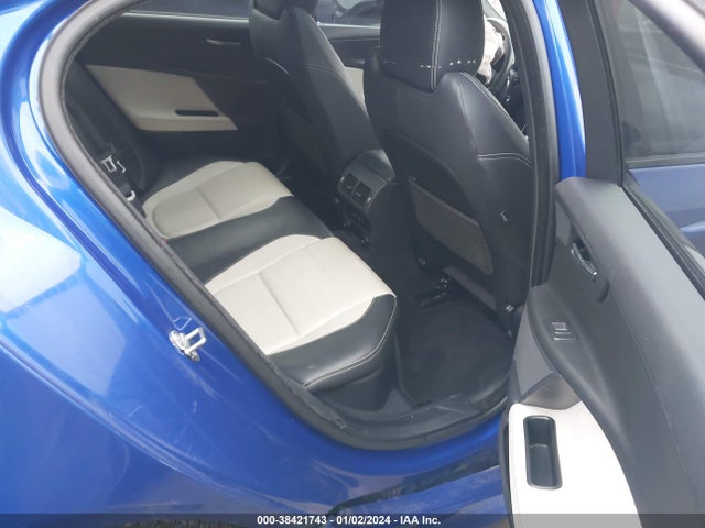 2018 JAGUAR XE SAJAL4EV8JCP22664 Photo 7