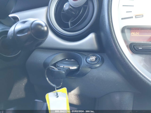 2012 MINI COOPER WMWSU3C57CT258733 Photo 10