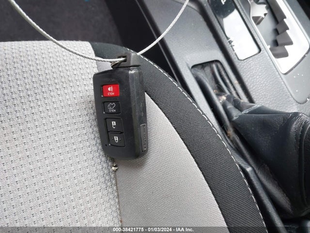 Toyota Rav4 Xle 2018 JTMWFREV8JJ741333 Image 11