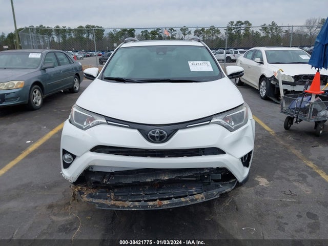 Toyota Rav4 Xle 2018 JTMWFREV8JJ741333 Image 12
