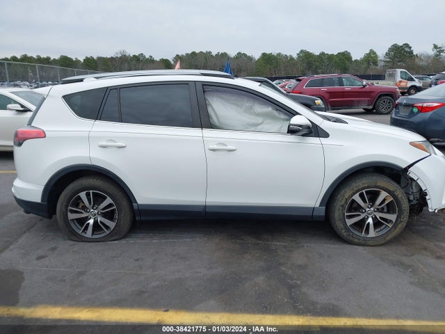 Toyota Rav4 Xle 2018 JTMWFREV8JJ741333 Image 13