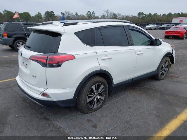 Toyota Rav4 Xle 2018 JTMWFREV8JJ741333 Image 4