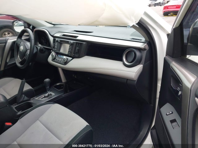 Toyota Rav4 Xle 2018 JTMWFREV8JJ741333 Image 5