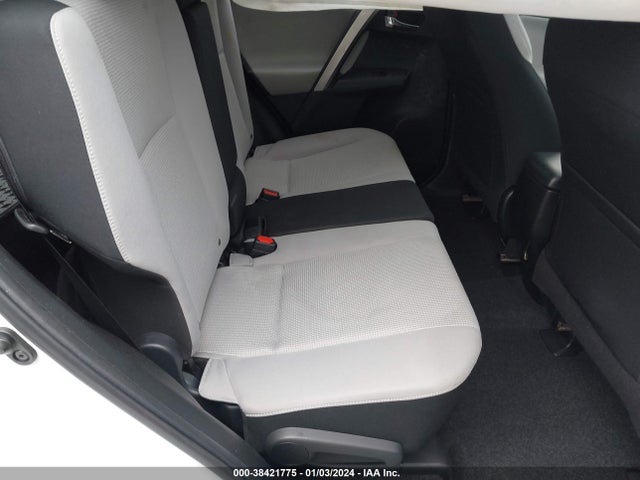 Toyota Rav4 Xle 2018 JTMWFREV8JJ741333 Image 8