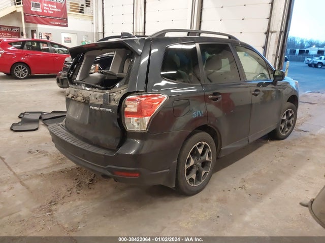 Subaru Forester 2.5i Premium 2018 JF2SJAGCXJH502711 Image 4