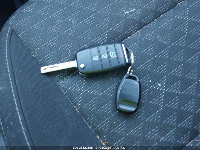 38422159 :رقم المزاد ، 3KPA25ABXJE095039 vin ، 2018 Kia Rio S مزاد بيع