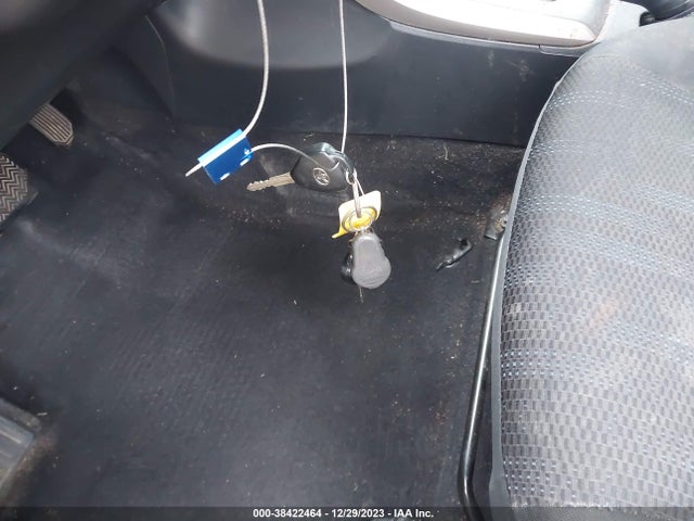 2011 TOYOTA COROLLA LE/S VIN: 2T1BU4EE0BC685747