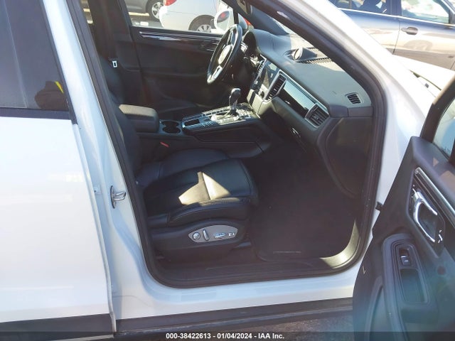 2017 PORSCHE MACAN WP1AA2A5XHLB82029 Photo 4