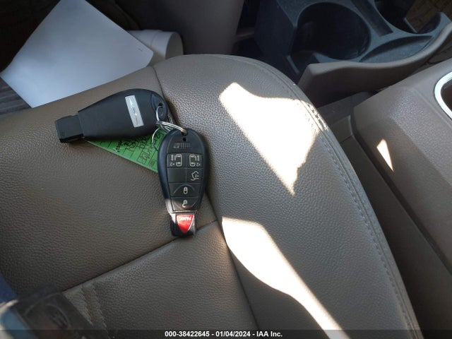 2014 CHRYSLER TOWN & COUNTRY TOURING VIN: 2C4RC1BG2ER292651