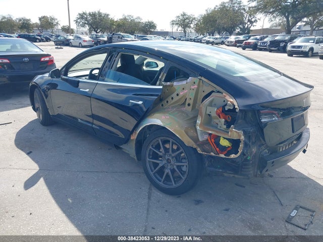 2019 TESLA MODEL 3 5YJ3E1EA0KF193213 Photo 2