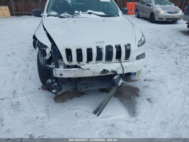 1C4PJMAB6EW166160 Jeep Cherokee Sport