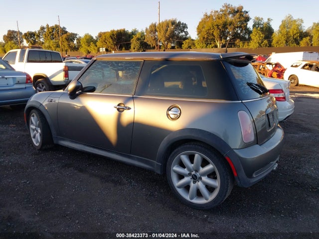 2005 MINI COOPER S WMWRE33505TL10797 Photo 2