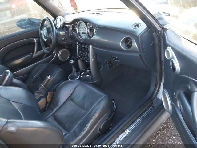 2005 MINI COOPER S WMWRE33505TL10797 Photo 4