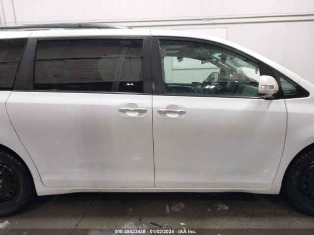 5TDDK3DC1FS117982 Toyota Sienna Limited Premium 7 Passenger