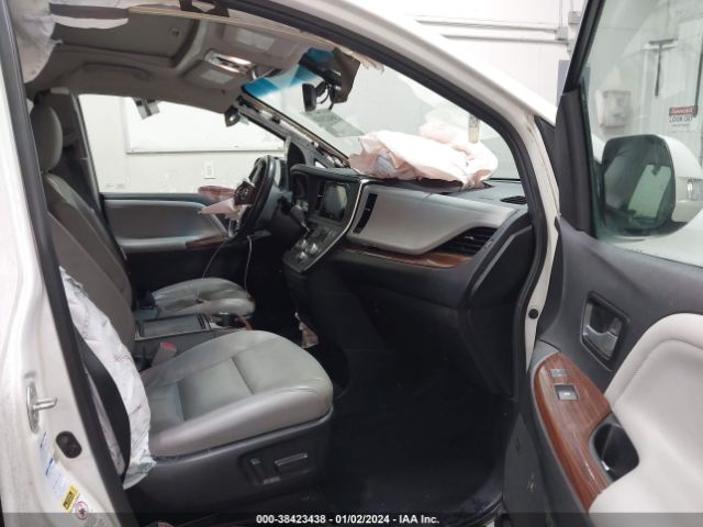 5TDDK3DC1FS117982 Toyota Sienna Limited Premium 7 Passenger