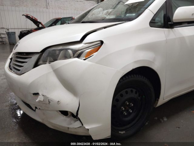 5TDDK3DC1FS117982 Toyota Sienna Limited Premium 7 Passenger