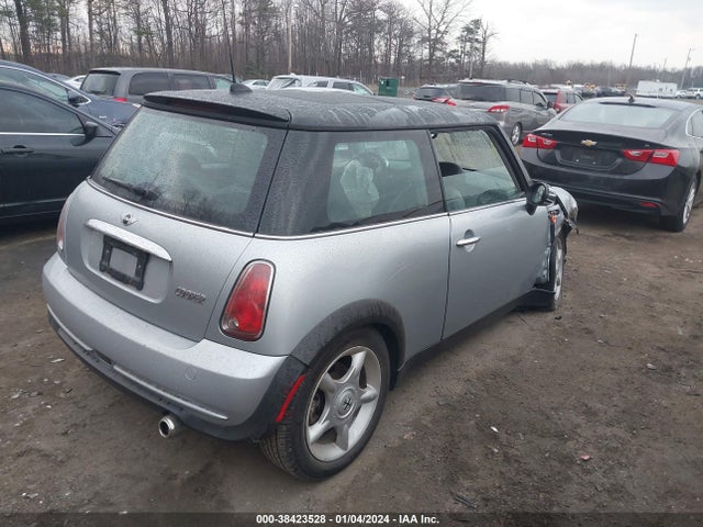 2006 MINI COOPER WMWRC33576TK73027 Photo 3