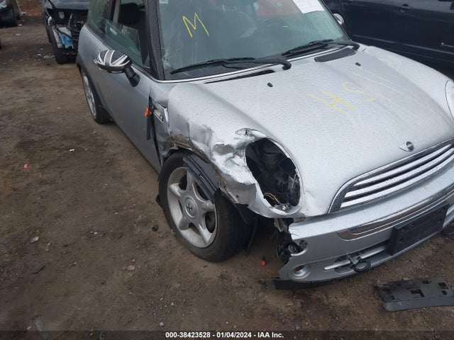 2006 MINI COOPER WMWRC33576TK73027 Photo 5