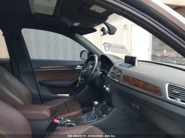 WA1HCCFS2HR017677 Audi Q3 2.0t Premium