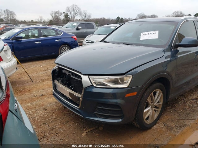 WA1HCCFS2HR017677 Audi Q3 2.0t Premium