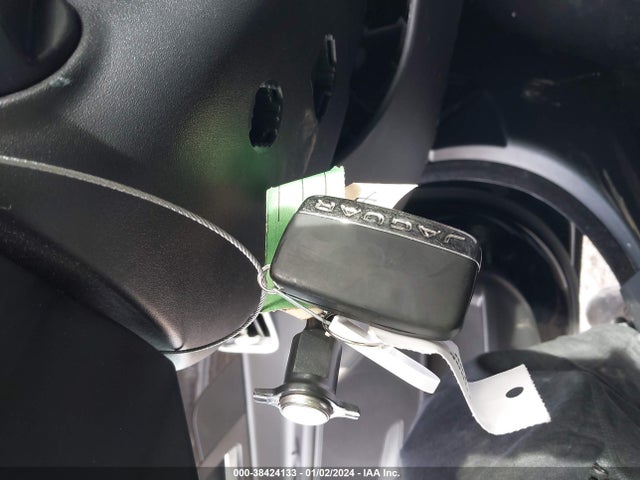 2019 JAGUAR XE SAJAR4FX1KCP52816 Photo 10