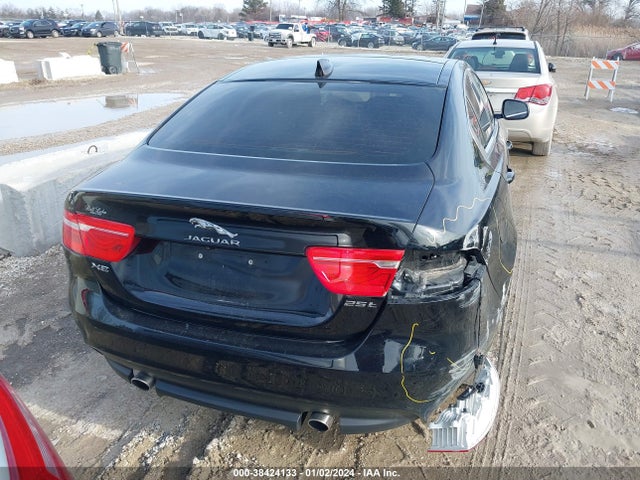 Jaguar Xe 25t 2019 SAJAR4FX1KCP52816 Image 16