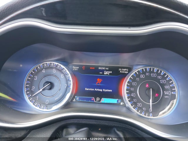 Chrysler 200 C 2016 1C3CCCEG4GN110384 Image 7