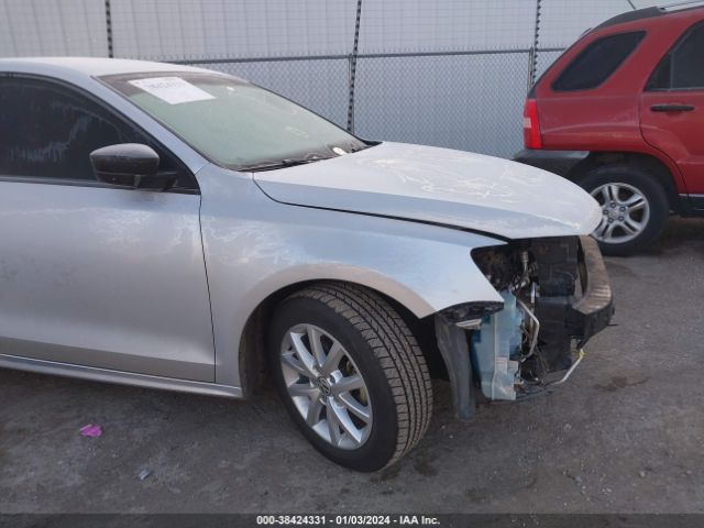 3VWD17AJXFM304969 Volkswagen Jetta 1.8t Se