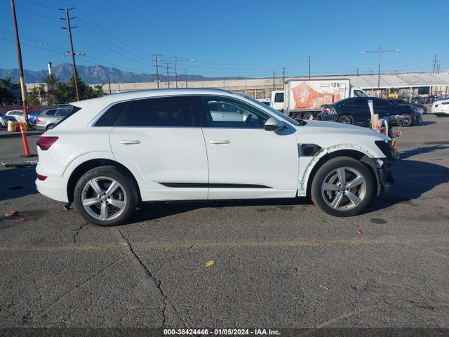 WA1LAAGE7KB024301 Audi E-tron Premium Plus