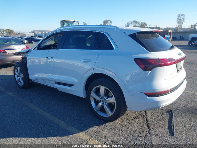 WA1LAAGE7KB024301 Audi E-tron Premium Plus