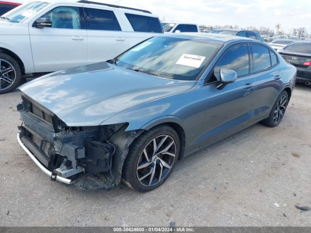 7JRA22TK9KG010688 Volvo S60 T6 Momentum