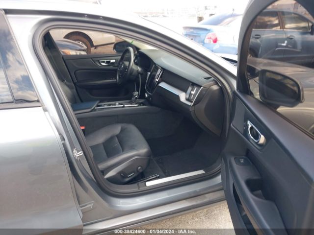 7JRA22TK9KG010688 Volvo S60 T6 Momentum