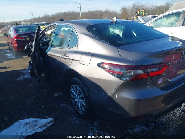 Toyota Camry Le Hybrid 2022 4T1C31AK2NU584858 Image 3