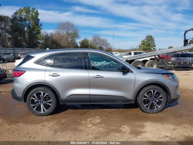 1FMCU0G62NUB87216 Ford ESCAPE SE