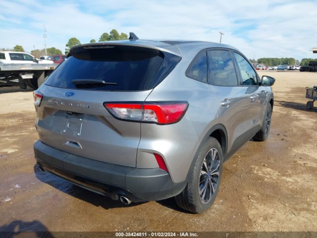 1FMCU0G62NUB87216 Ford ESCAPE SE