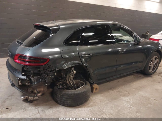 2018 PORSCHE MACAN WP1AA2A5XJLB09779 Photo 5
