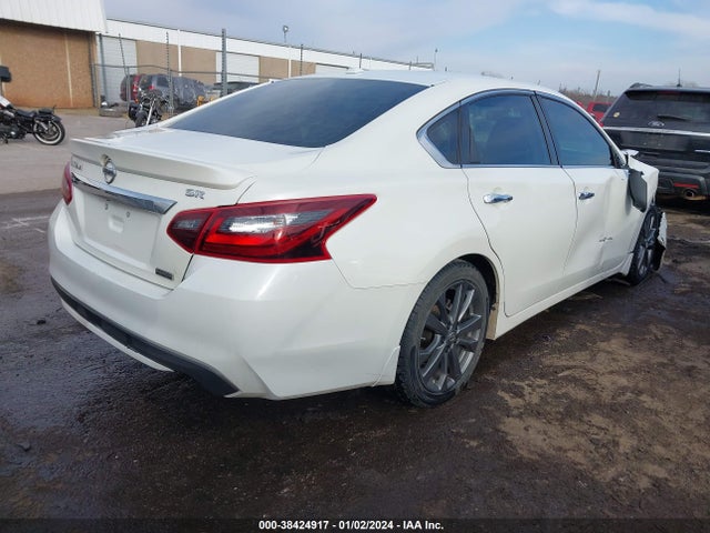 Nissan Altima 2.5 Sr 2018 1N4AL3AP1JC476837 Image 4