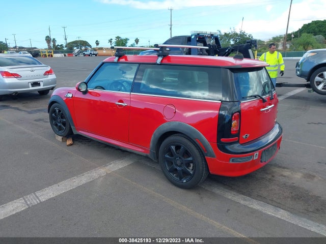 2010 MINI COOPER CLUBMAN WMWML3C59ATX38118 Photo 2