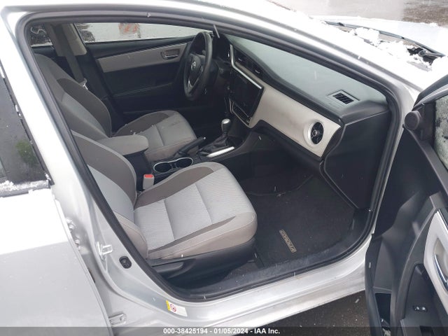 Toyota COROLLA LE 2018 2T1BURHE0JC051393 Image 5