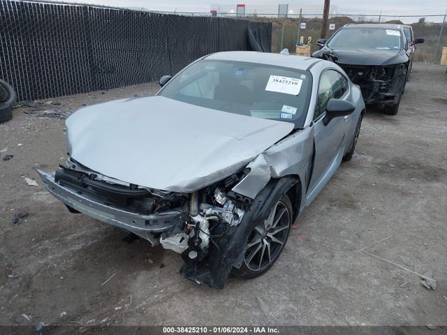 Toyota GR86 2022 JF1ZNBC13N8751472 Image 2