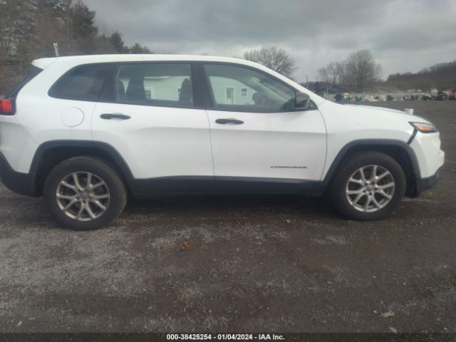 1C4PJMAB4FW626739 Jeep Cherokee Sport