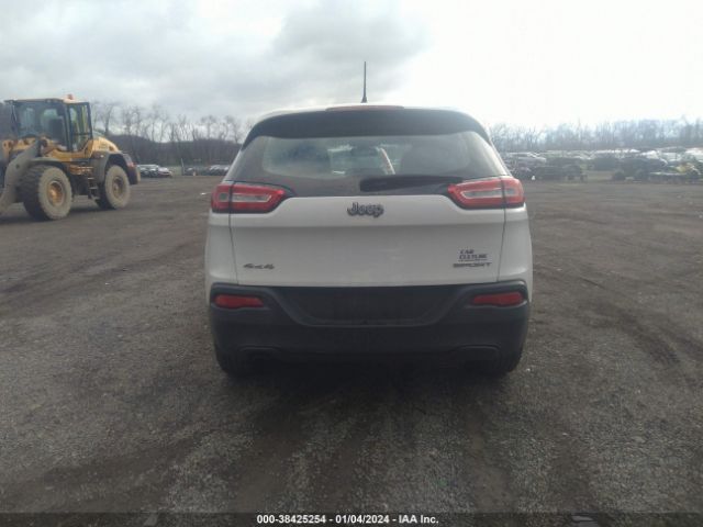 1C4PJMAB4FW626739 Jeep Cherokee Sport