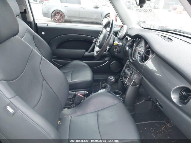2006 MINI COOPER S WMWRE33546TJ48433 Photo 4