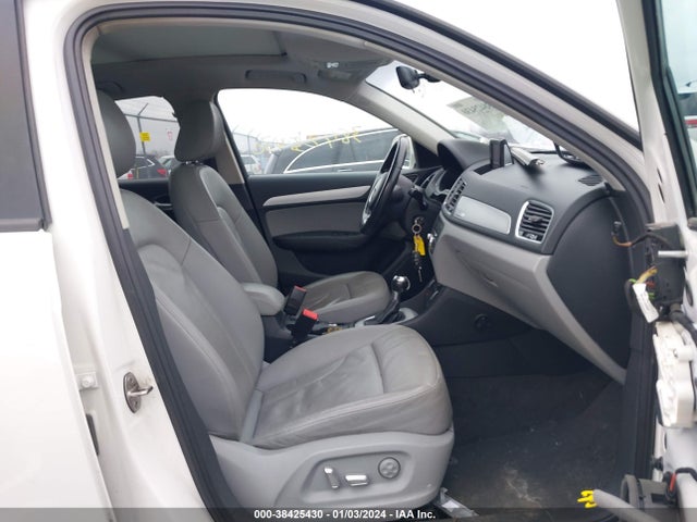 WA1ECCFS8HR014642 Audi Q3 2.0t Premium